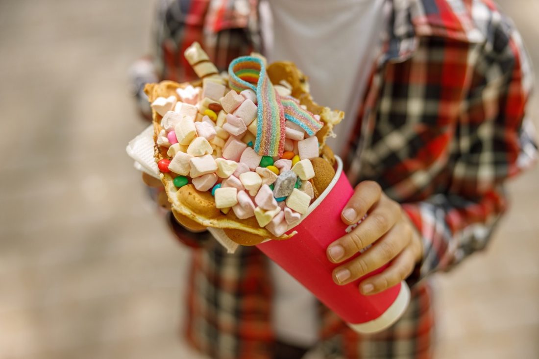 Cibo spazzatura e bambini. Educarli a mangiare sano.